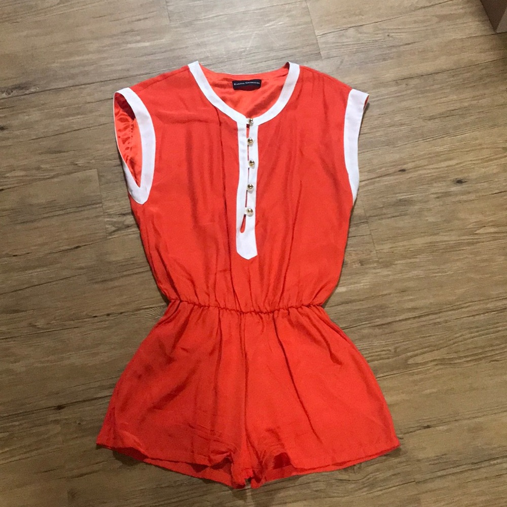 Romper with pockets! Great conditions